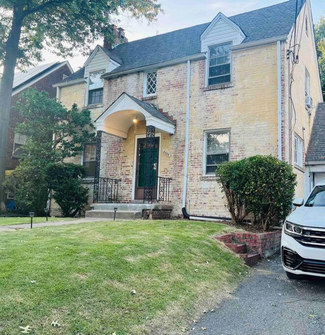 Dc'S Best Location 4 Bed With Parking Walk To Metro And Nightlife Bethesda Row Chevy Chase Exterior photo