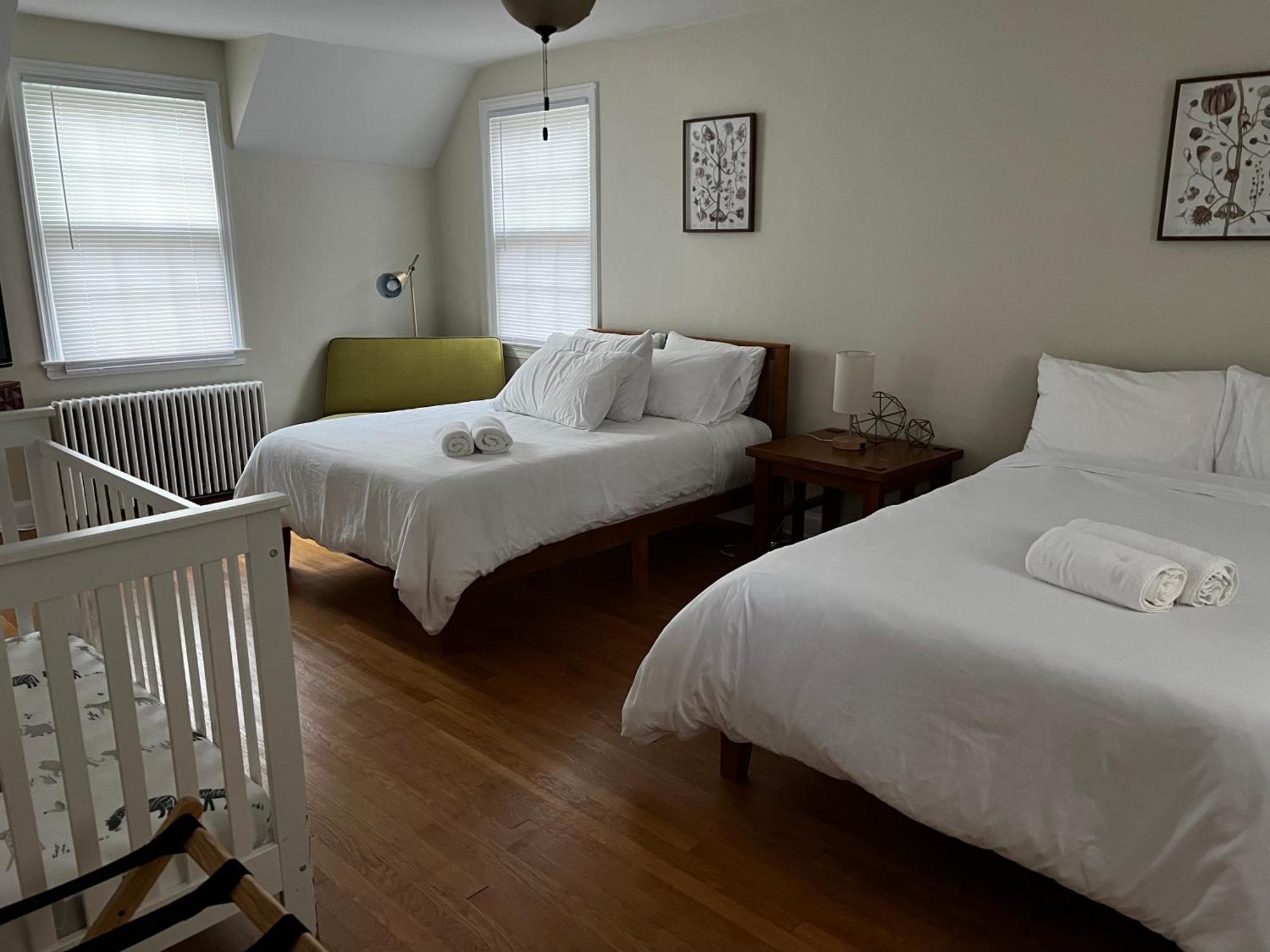 Dc'S Best Location 4 Bed With Parking Walk To Metro And Nightlife Bethesda Row Chevy Chase Exterior photo